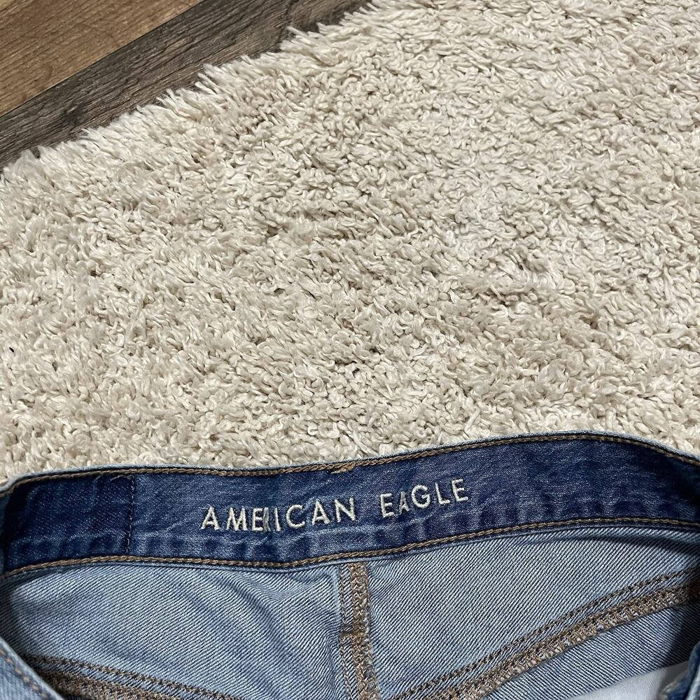 American Eagle Size 00 Whiskered Distressed High-Rise 90's Boyfriend Shorts - Picture 3 of 5